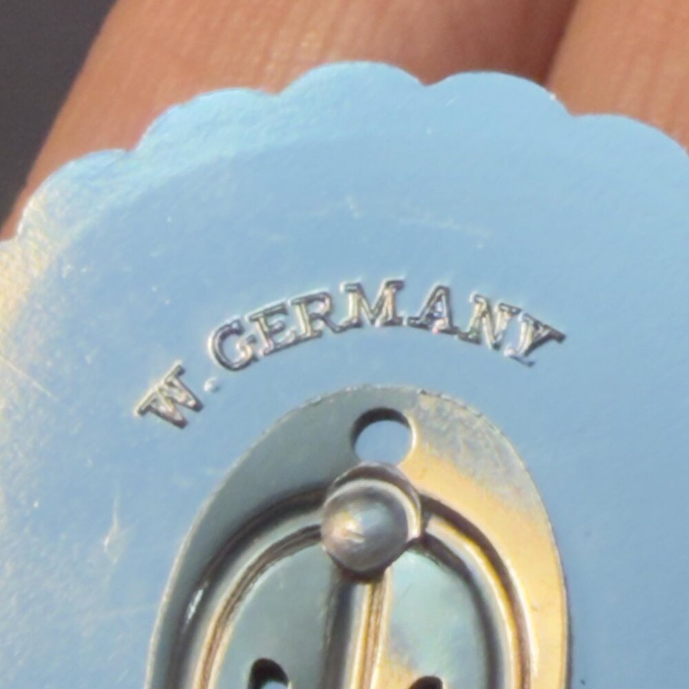 Scarf Clip W Germany Filigree Lucite Round Vintage Silver Tone 1.5” - Picture 9 of 9